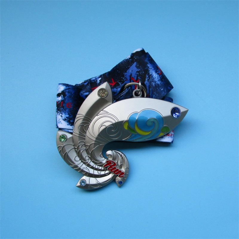 Hermosas medallas de diseño especial Trofeo y medallas deportivas con gemas