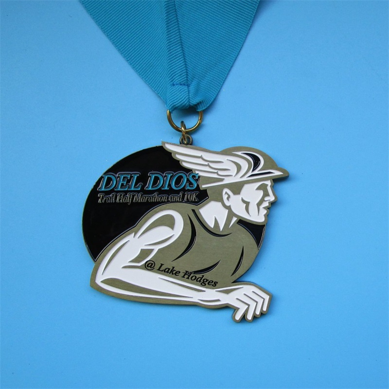 Medallas de maratón personalizadas de diseño profesional gratuito Medallas deportivas en blanco