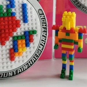 Adjuntos diseños de medallas LEGO Playing Medallion Colgante