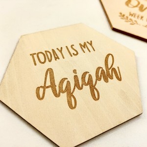 Tarjeta de hito de madera láser láser tallado poligon baby \\\\ \'s primer cumpleaños de cumpleaños para bebés tarjetas para bebés