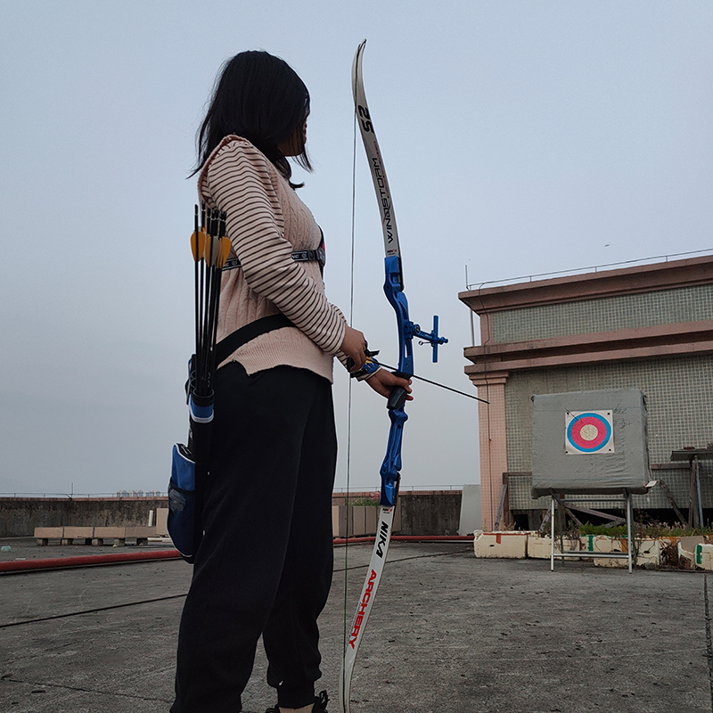 ¿Cómo ayuda al tiro con arco a las personas a liberar su estrés??