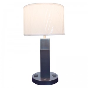 Lámpara de mesa de acabado deníquel de dos tonos y cepillados con un interruptor de balancín On/off y dos salidas convenientes en la habitación