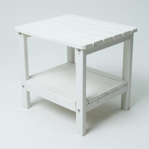 Mesa al aire libre con color blanco