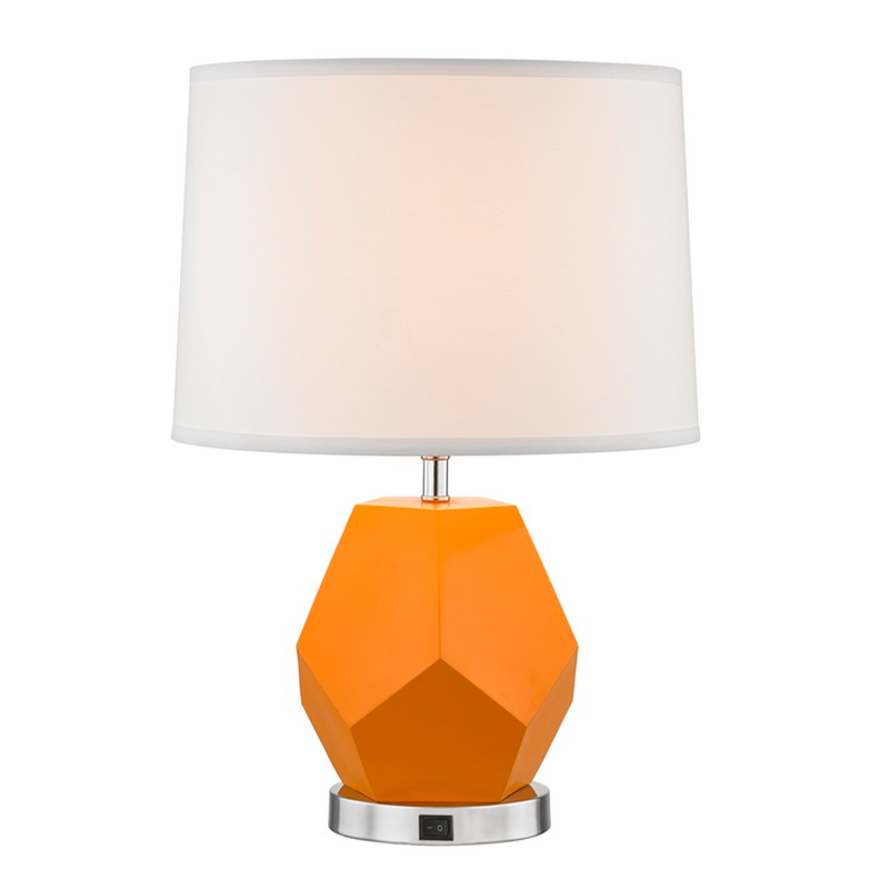 Lámpara de mesa del hotel Hampton Inn con cuerpo de resina y un cambio de balancín en/off en el hotel Guestam