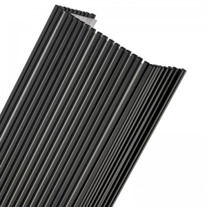 Hampton Inn Hotel Metal Mall Donce con acabadonegro mate y difusor acrílico en el interior en los típicos corredores de piso del hotel