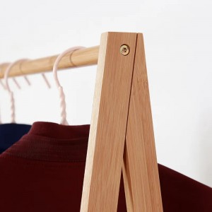 Nuevo diseño de estante de bambú Muebles de la cama ropa de ropa de ropa con cesta de almacenamiento