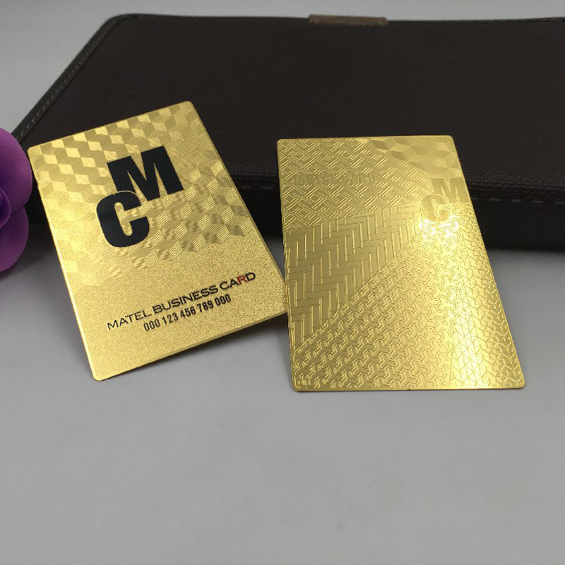 Tarjetas de visita grabadas con logotipo de aluminio personalizado Tarjetas de metal dorado en blanco