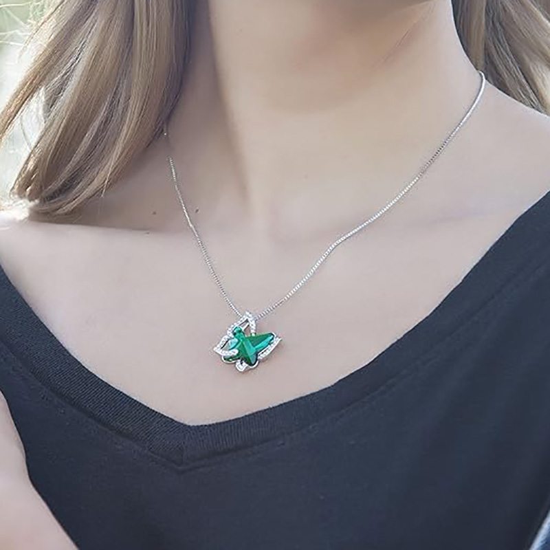 Collar con colgante de estrella radiante esmeralda, collar de cristal con piedranatal de mariposa - Tono plateado con 18”+Cadena de 2” - Collar Día de la Madre Aniversario Cumpleaños Navidad - Regalos para mujeresniñas hija