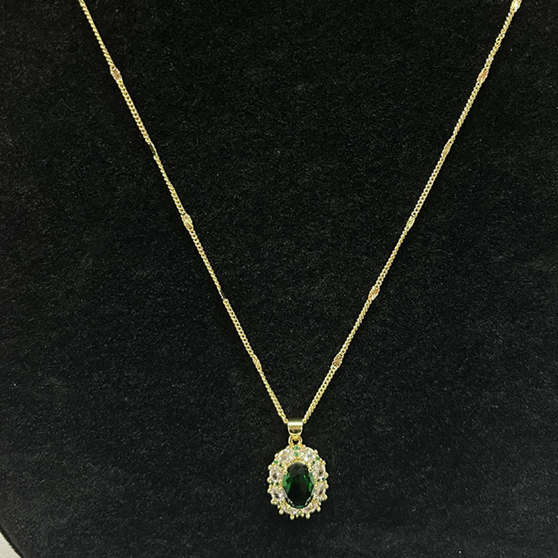 Oro de elegancia esmeralda real-Collar de piedras preciosas verdes chapadas con acentos brillantes