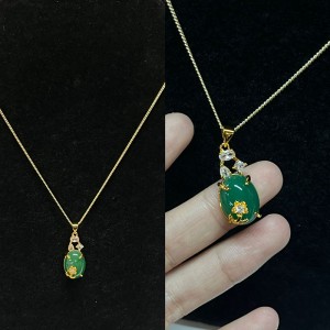 Collar colgante ovalado de jade verde opulento con acentos de circón blanco, oro-Entorno chapado, mujeres elegantes\\joyas