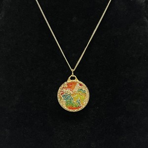 Collar colgante para paisajismo de cloisonné hecho a mano con revestimiento de oro de 18 km & Grabado dual-Diseño del lado