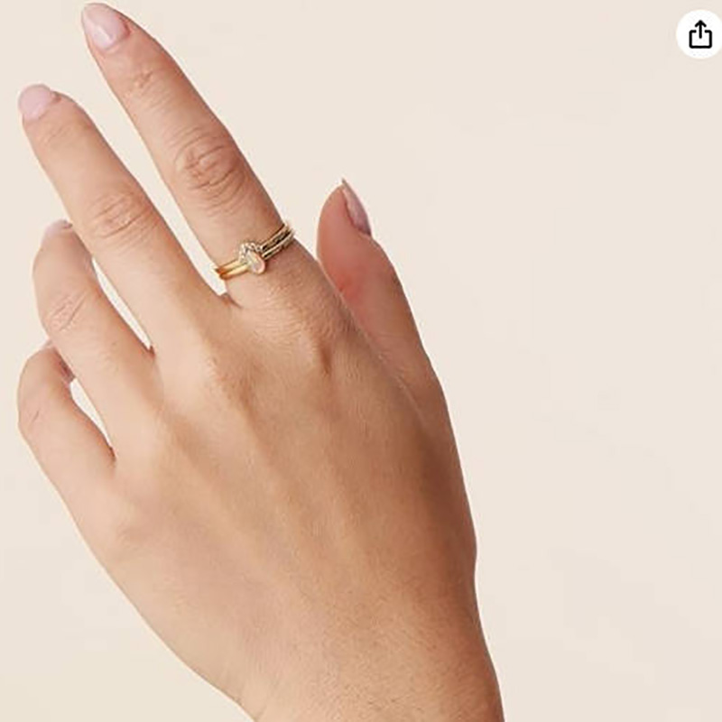 Elegante oro de 18k-Anillo de ópalo de lágrima apilable chapado con micro-Acentos de Pavé Zirconia - Joyas de lujo intemporales para mujeres